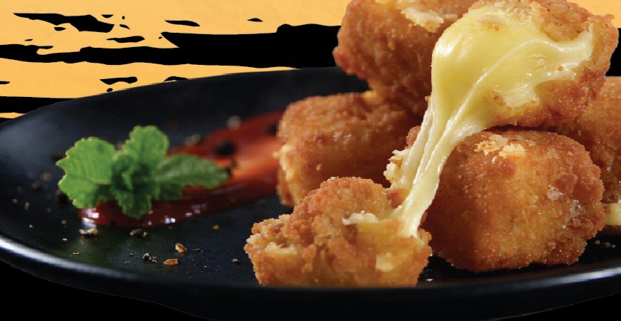Dedos de mozzarella empanizados con queso derretido
