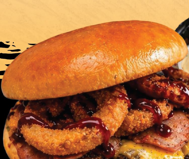 Texas BBQ Bacon Smash con aros de cebolla y salsa BBQ